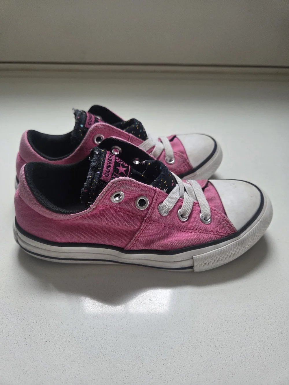Converse bright pink